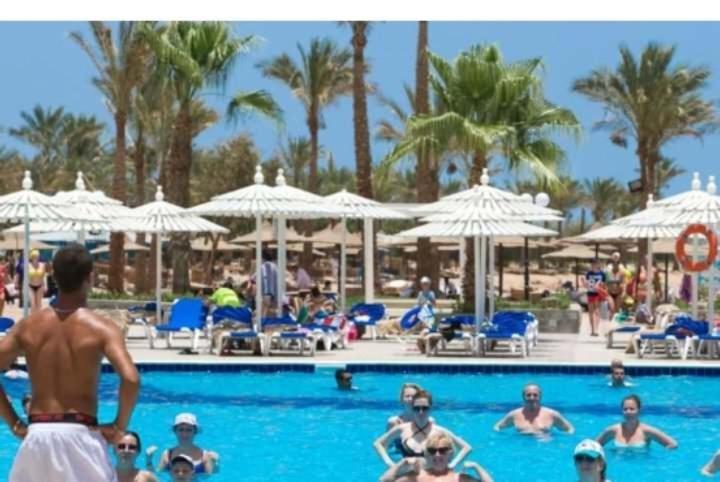 Mirage Bay Resort & Aqua Park Apartment ฮูร์กาดา ภายนอก รูปภาพ
